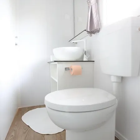 假日公园 Mobile Homes & Ljutic 比奥格勒·纳·莫鲁