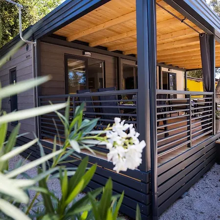 假日公园 Mobile Homes & Ljutic 3*