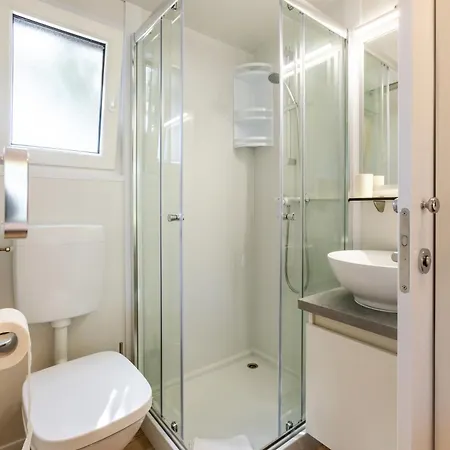 Mobile Homes & Ljutic