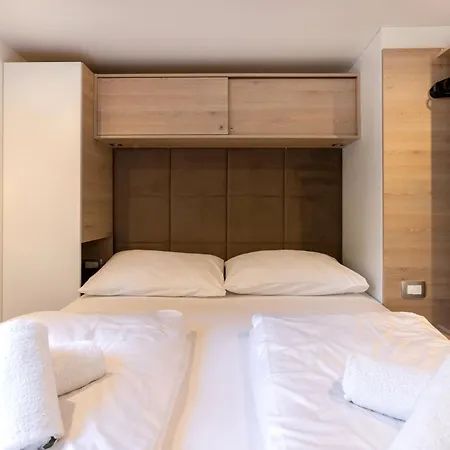 假日公园 Mobile Homes & Ljutic 3*