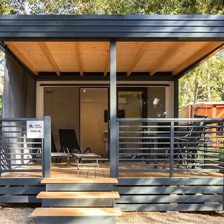 Mobile Homes & Ljutic 假日公园 3*