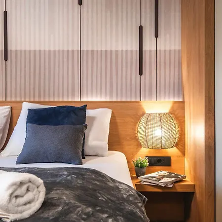 假日公园 Mobile Homes & Ljutic 比奥格勒·纳·莫鲁