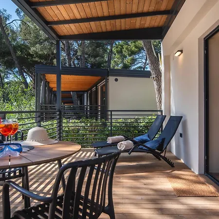 Mobile Homes & Ljutic 3*