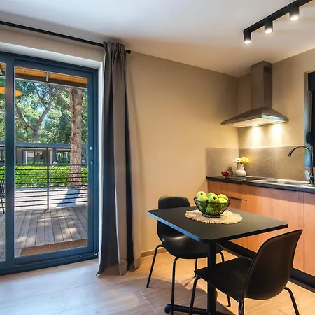 Mobile Homes & Ljutic 假日公园 比奥格勒·纳·莫鲁