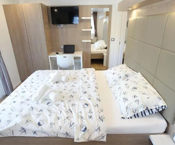 Mobile Homes & Ljutic 3*