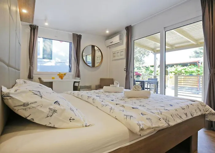 Vakantiepark Mobile Homes & Ljutic 3*