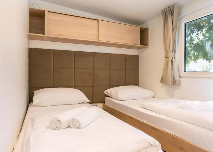 Πάρκο διακοπών Mobile Homes & Ljutic Biograd Na Moru