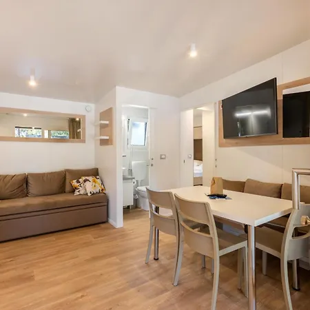 Mobile Homes & Ljutic Prázdninový areál 3*