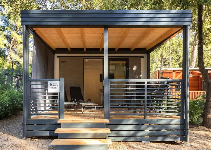 Mobile Homes & Ljutic Vakantiepark 3*